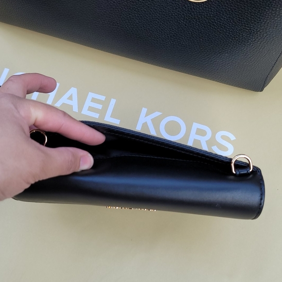 Michael Kors 3-in-1 Kimberly Tote - Picture 9 of 9